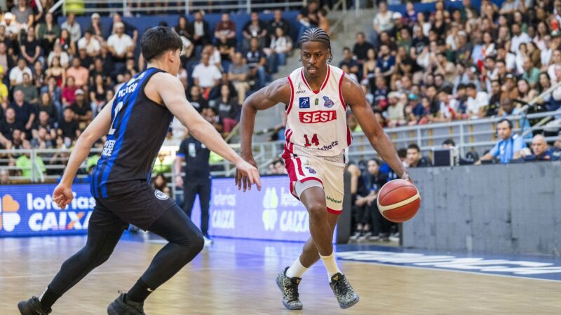 Georginho, do Franca, é MVP das finais do NBB