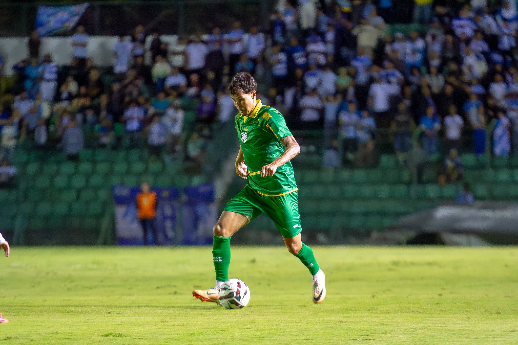 Arthur Henrique vive bom momento e se consolida como peça importante no Figueirense