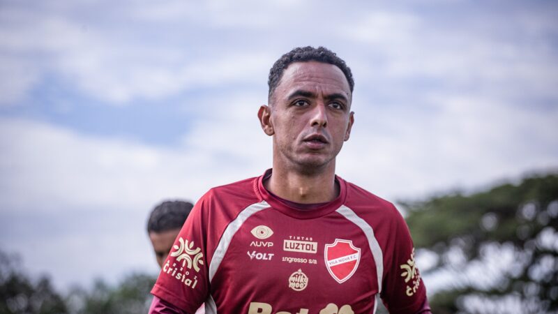 Dodô celebra chance como titular no Vila Nova e espera ter sequência