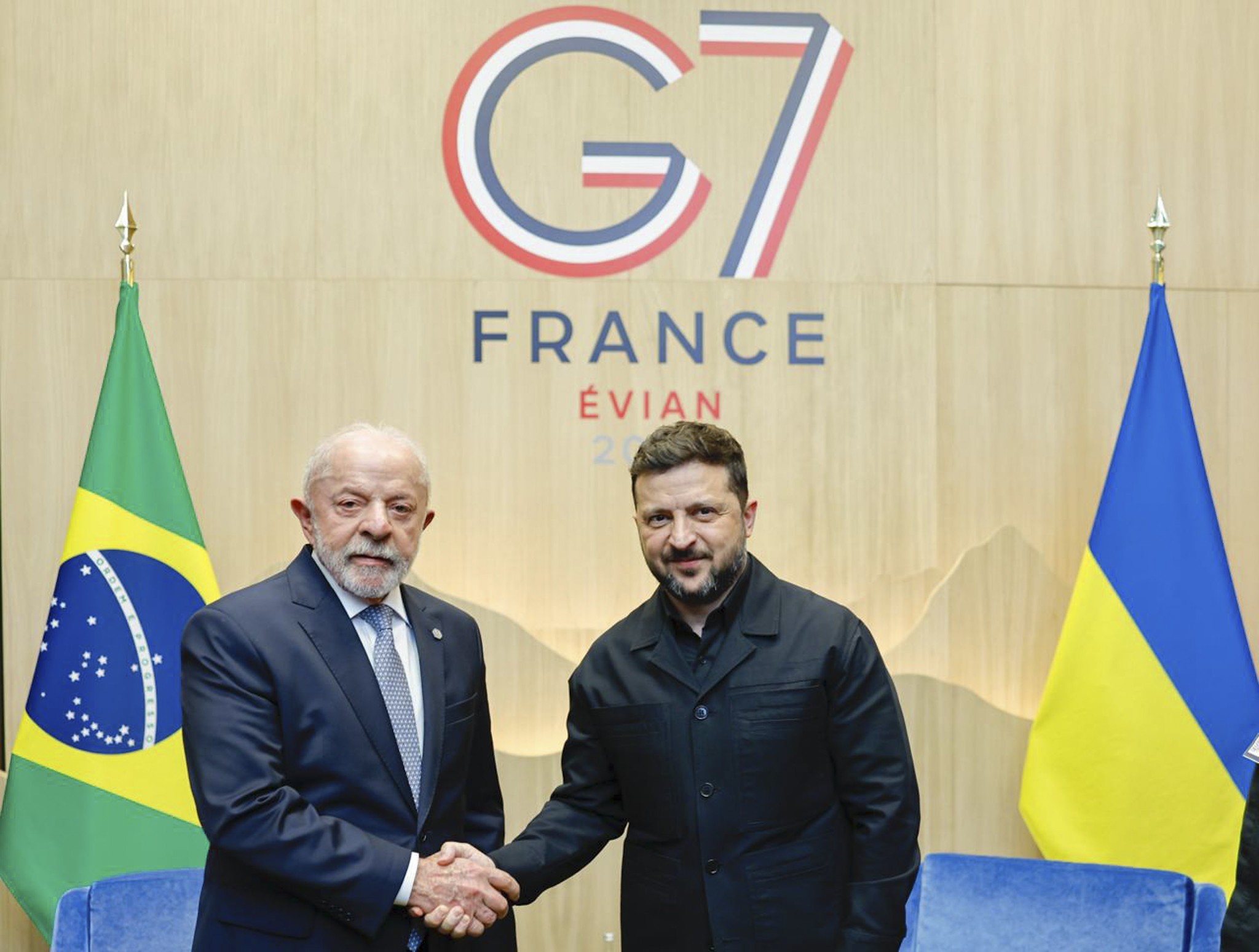 Lula se reúne com o presidente da Ucrânia, Volodymyr Zelensky