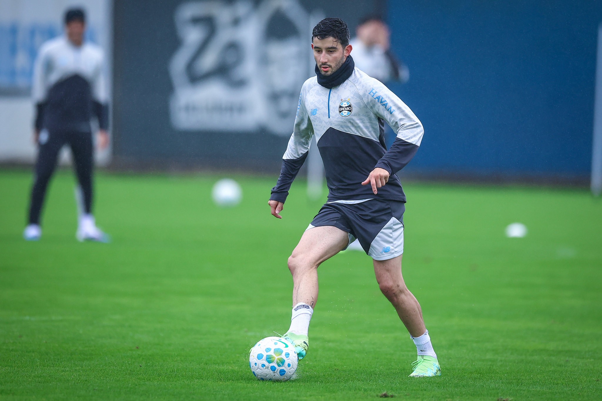 Villasanti busca retomar protagonismo no Grêmio após frustração com Copa do Mundo