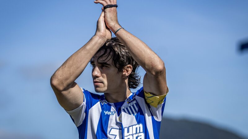 Capitão do Avaí agradece diretoria pela manutenção do técnico: “Faz um p… trabalho”