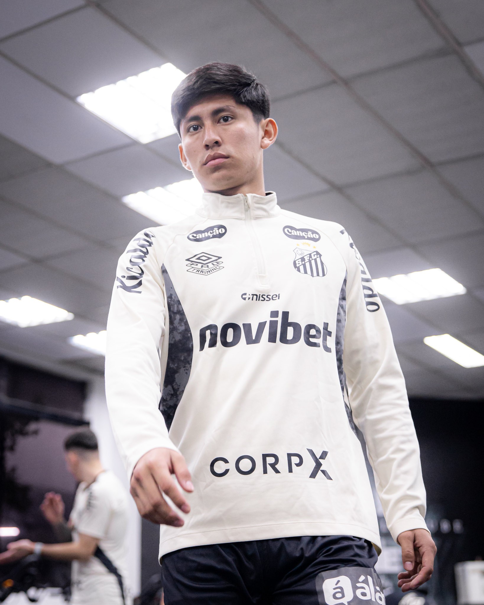 Com saída de Rincón, Santos tem apenas dois remanescentes da queda no Brasileirão
