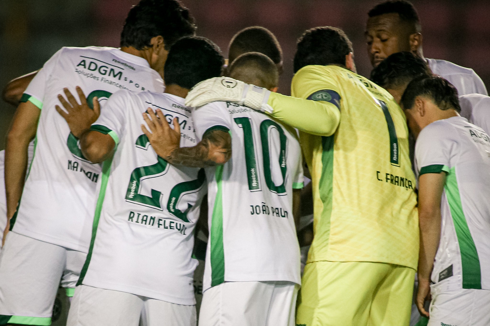 Com volta de dupla, Guarani espera por Jonathan Costa para ter base titular contra o Floresta