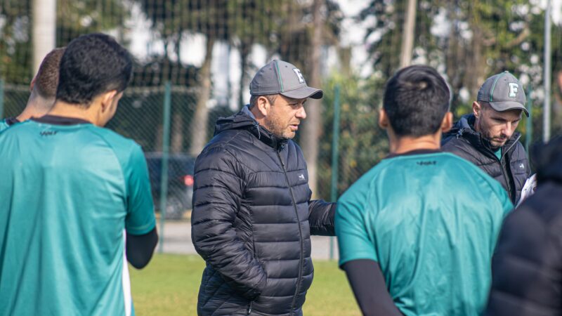Raul Cabral analisa confronto do Figueirense contra líder da Série C