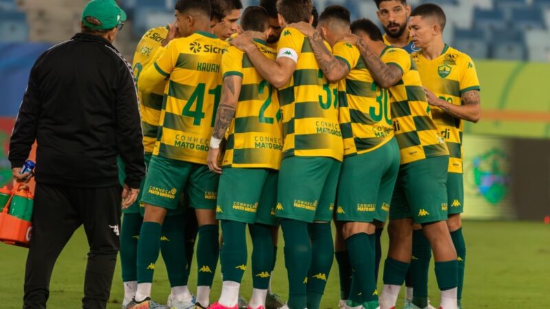 Atuações do Cuiabá: Vinicius Peixoto entra e garante empate; dê suas notas