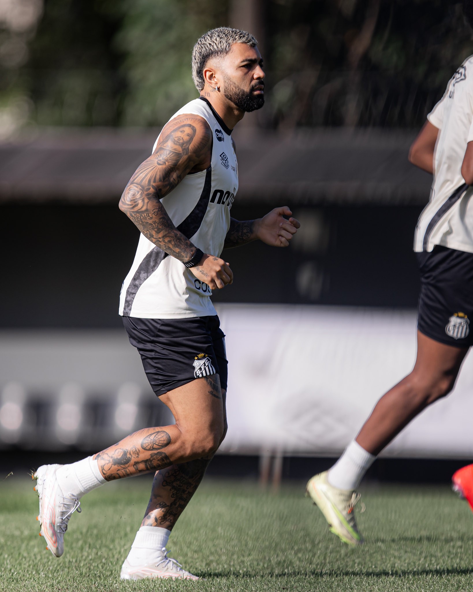 Gabigol repete desempenho ofensivo da passagem anterior pelo Santos; veja os números