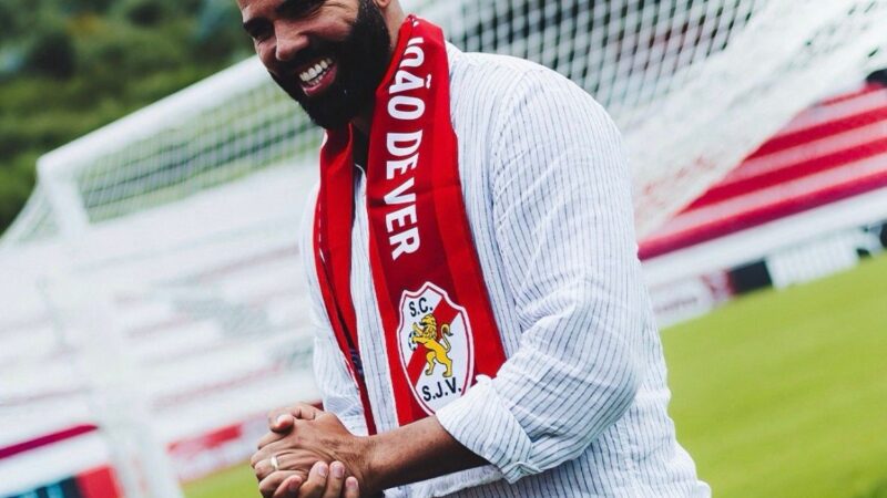 Ex-Inter e Tottenham, Sandro começa carreira como técnico na terceira divisão de Portugal