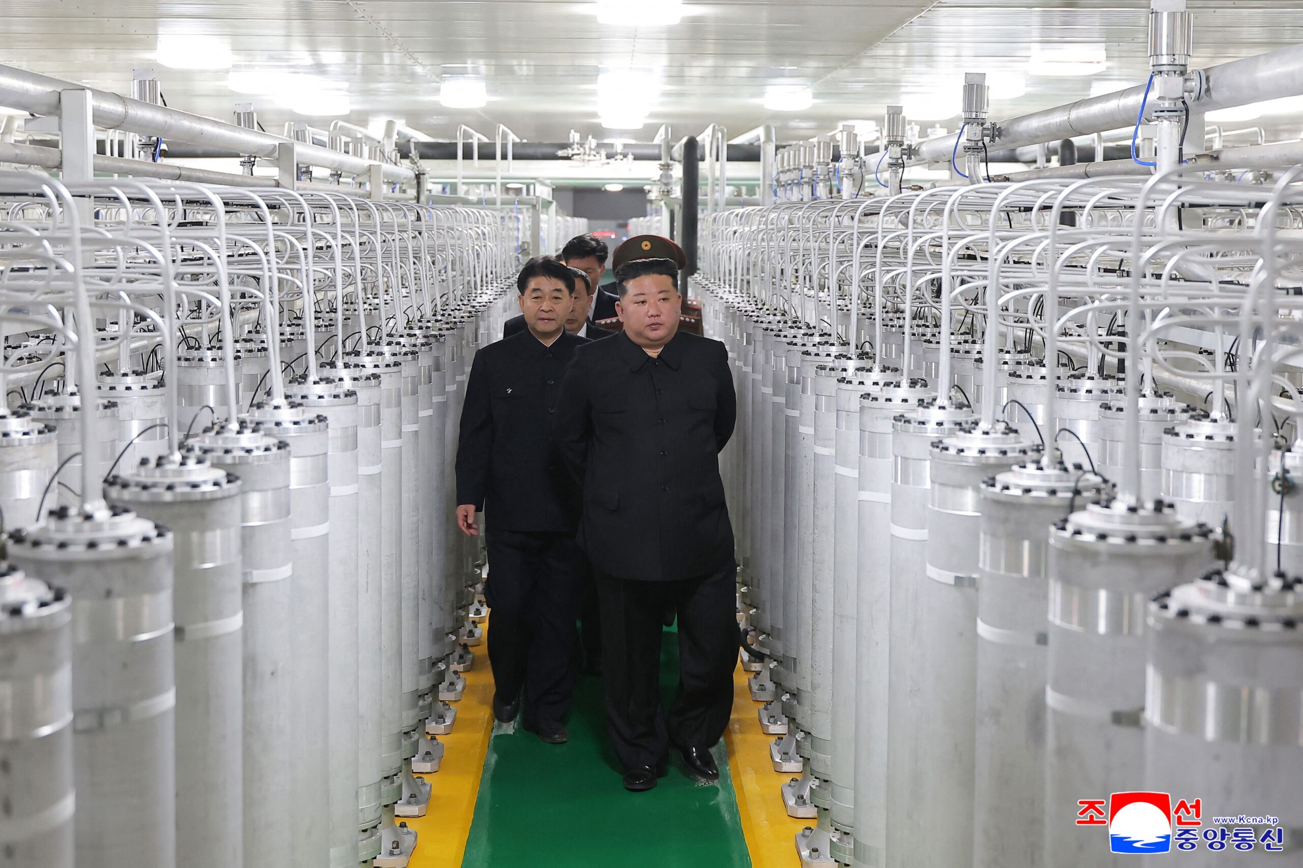 Líder da Coreia do Norte pede expansão nuclear ‘exponencial’ após inspecionar nova usina
