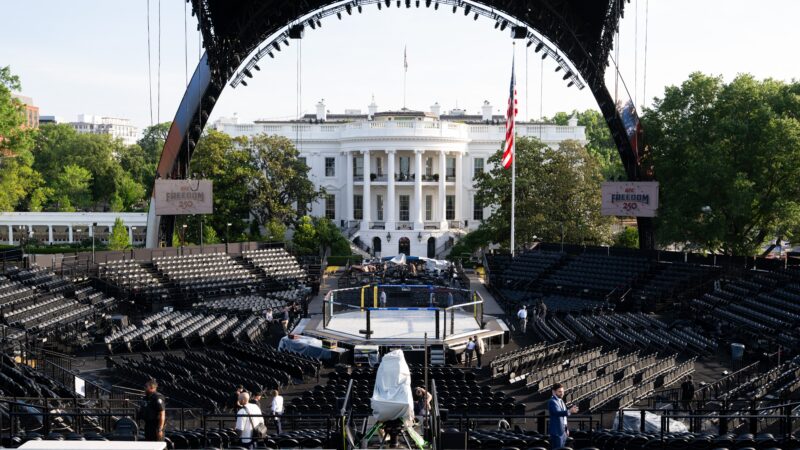 FOTOS: Casa Branca apresenta ringue de luta do UFC para 80º aniversário de Trump