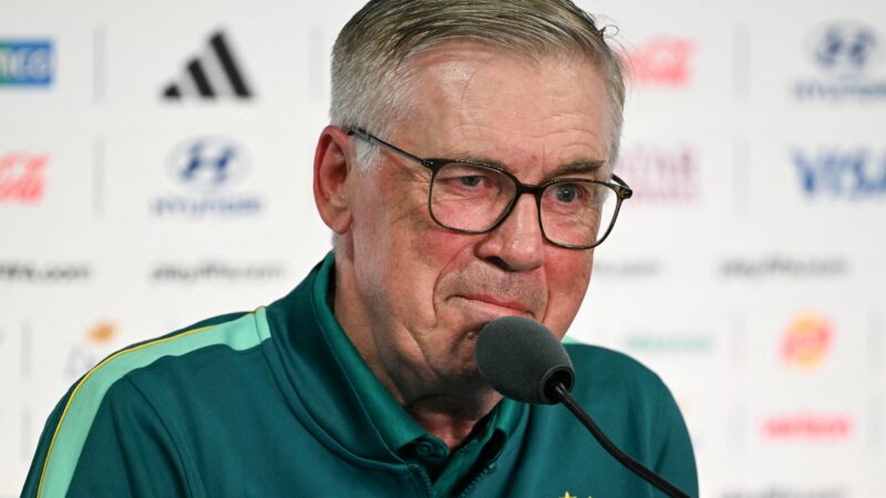 Poliglota, Ancelotti fala cinco idiomas em entrevista na véspera de estreia na Copa