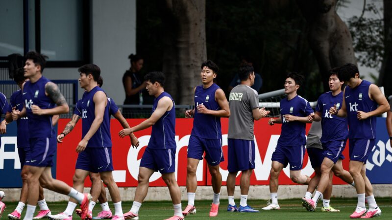 Drone sobrevoa treino da Coreia do Sul no México e é derrubado pelas autoridades