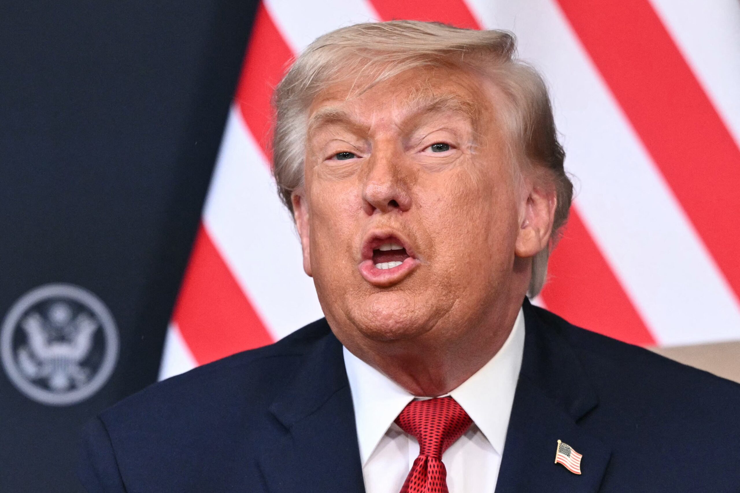 Senado dos EUA aprova resolução e impede Trump de fazer novos ataques ao Irã sem aprovação do Congresso