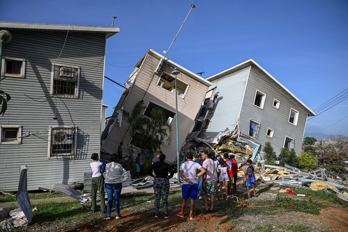 Venezuelano em SP relata 10 horas de angústia sem notícias do pai e do irmão após terremotos em Caracas