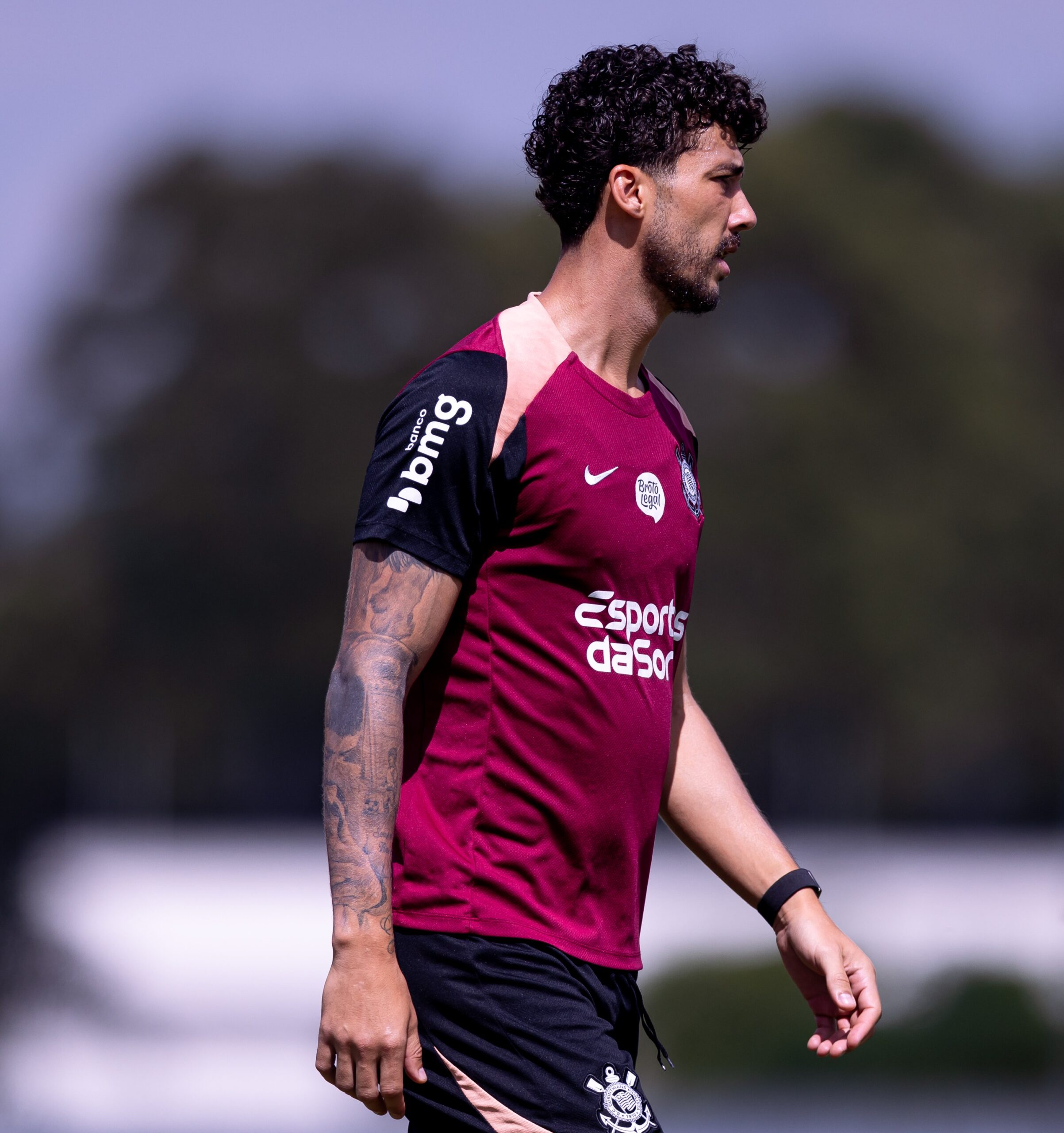 Gustavo Henrique está perto de igualar marca de 2025 e busca ano mais artilheiro da carreira
