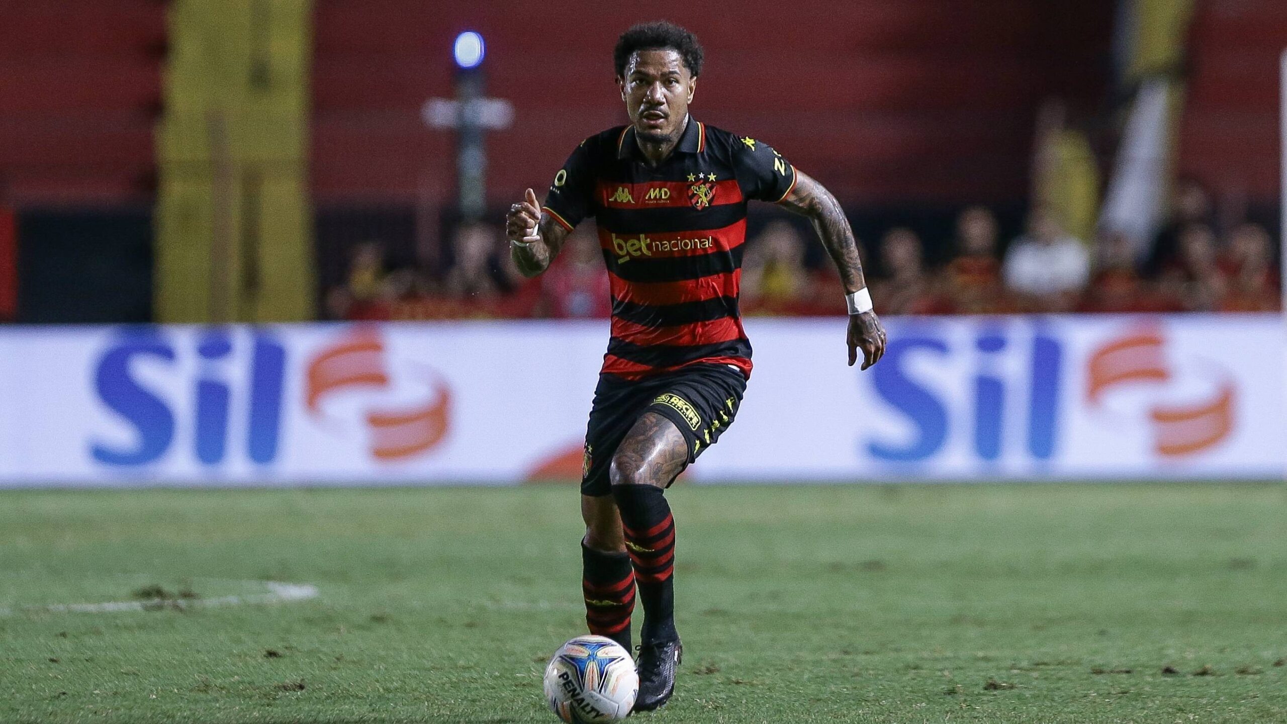 Sport é cobrado por atraso em pagamento de transferência de Zé Gabriel; clube se explica