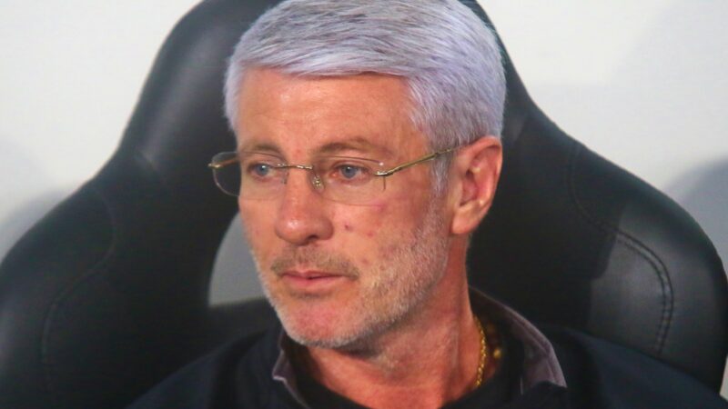 Odair Hellmann projeta mercado do Athletico na janela e futuro de Viveros: “Feliz no clube”