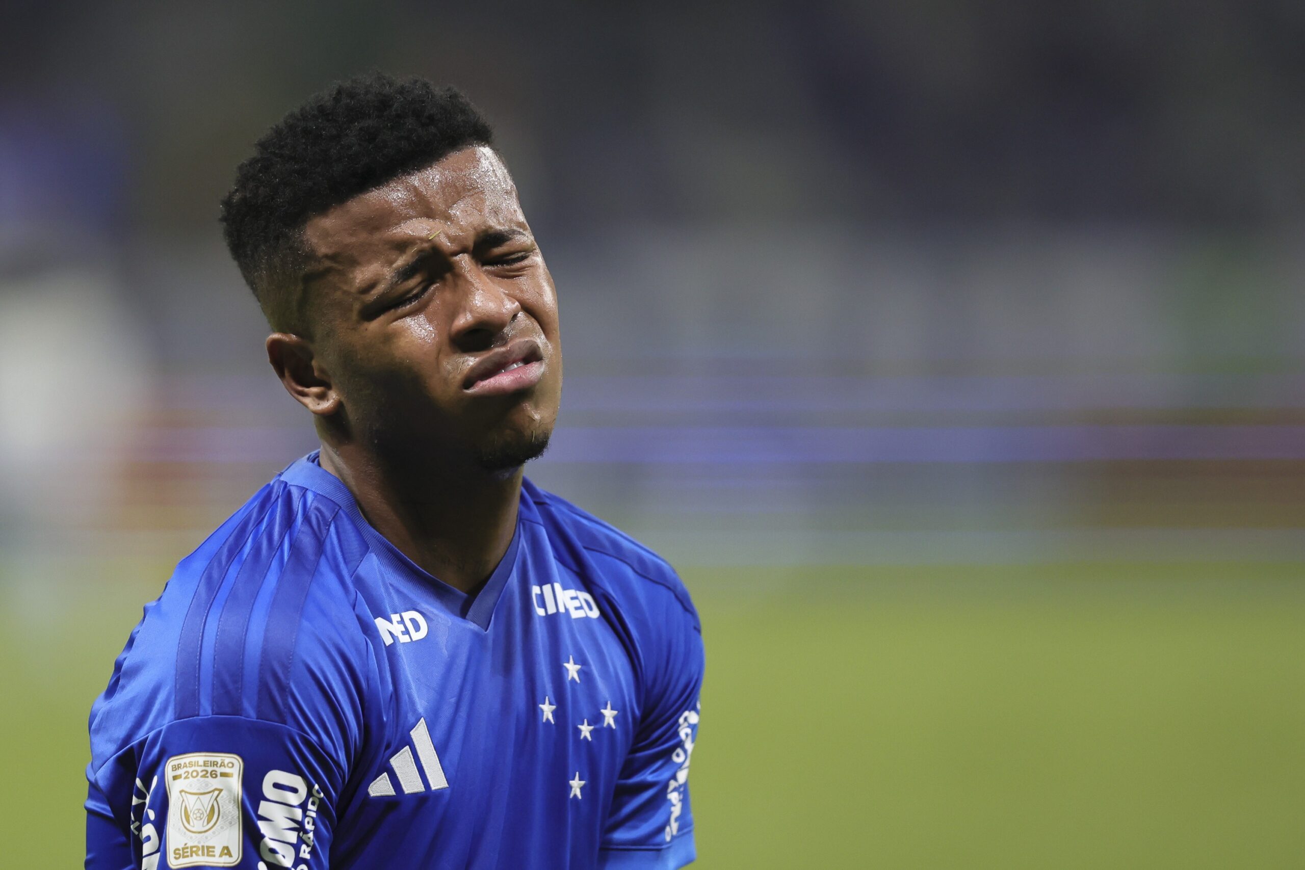 Atacante do Cruzeiro desabafa após ausência em lista do Equador para Copa: “Dói”