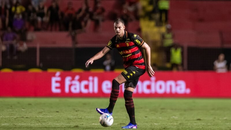 Zagueiro do Sport valoriza momento, mas diz que time precisa seguir “com pés no chão”