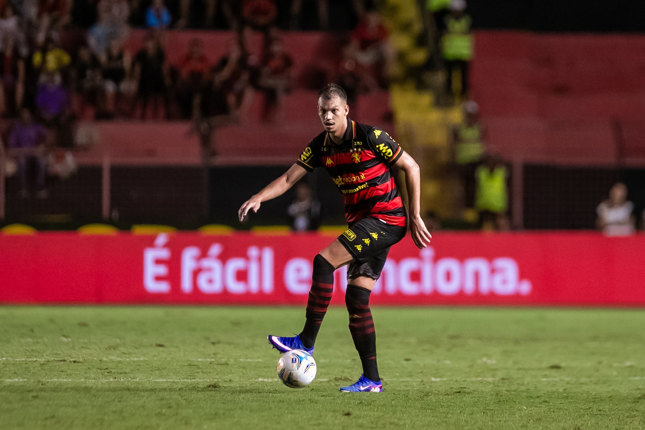 Zagueiro do Sport valoriza momento, mas diz que time precisa seguir “com pés no chão”