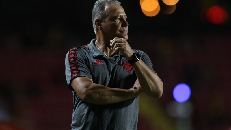 Técnico do Sport se diz tranquilo com pressão no cargo: “Decisão é da direção”
