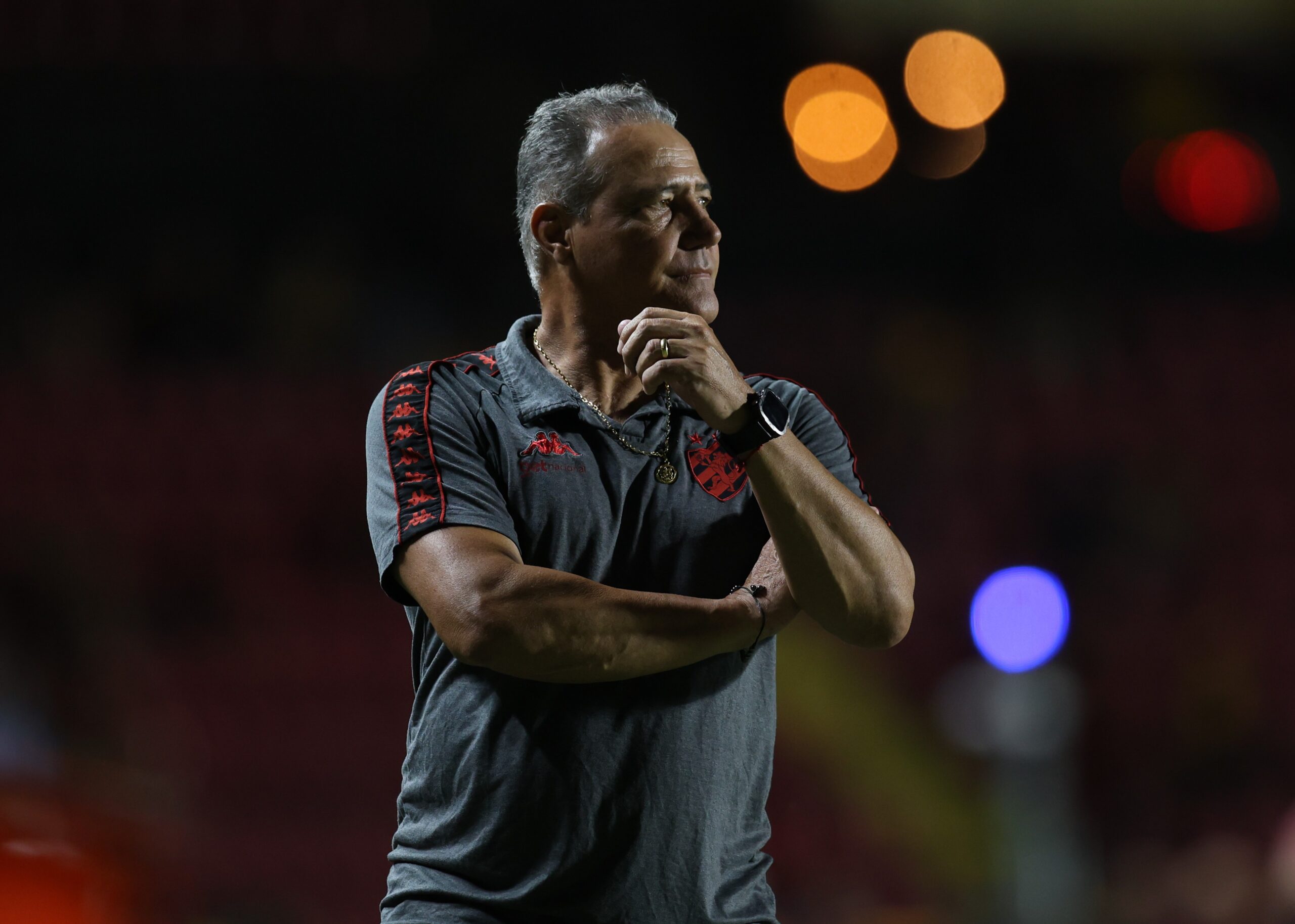 Técnico do Sport se diz tranquilo com pressão no cargo: “Decisão é da direção”