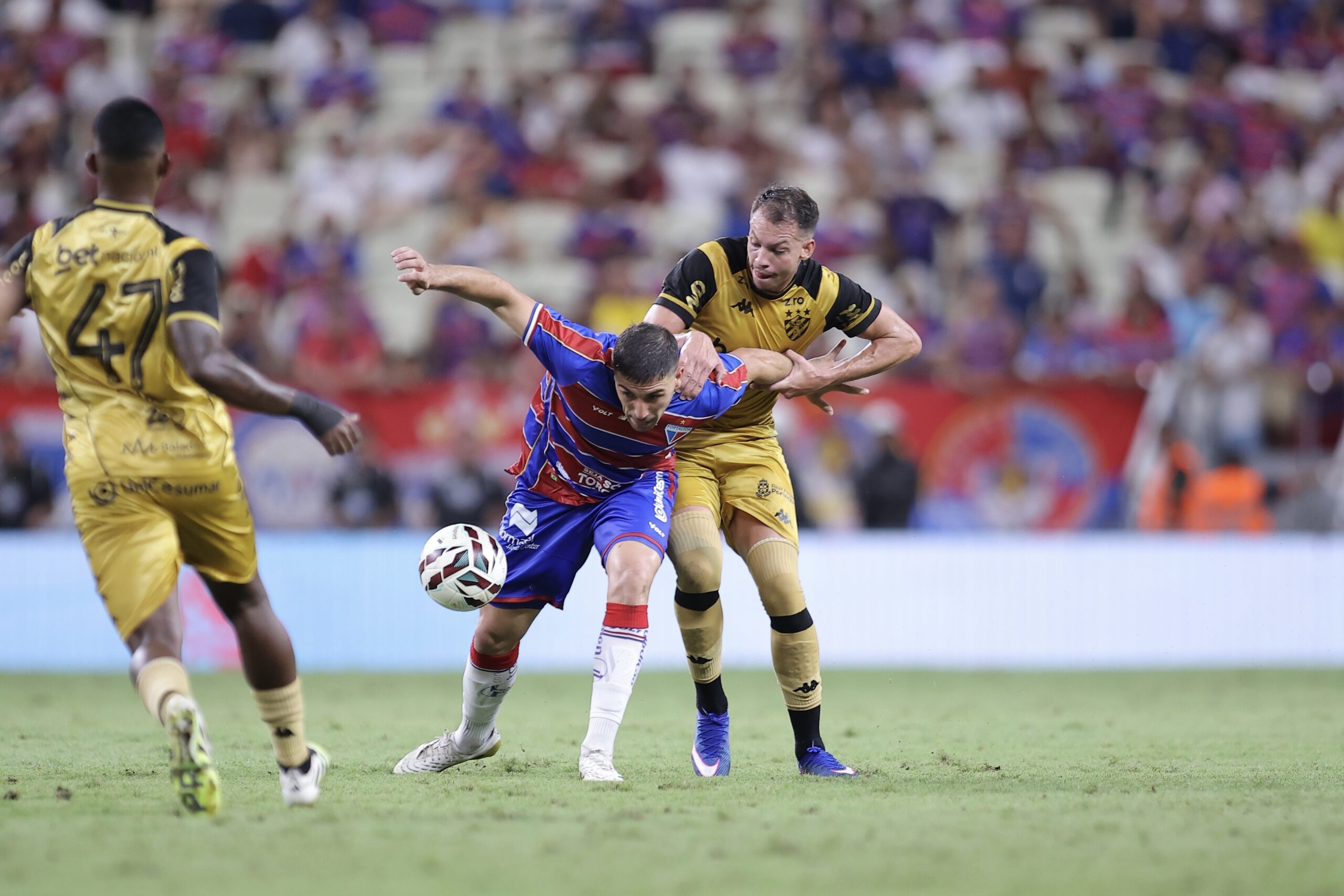 Atuações: Márcio Goiano e Zé Marcos são os piores em derrota do Sport; dê notas