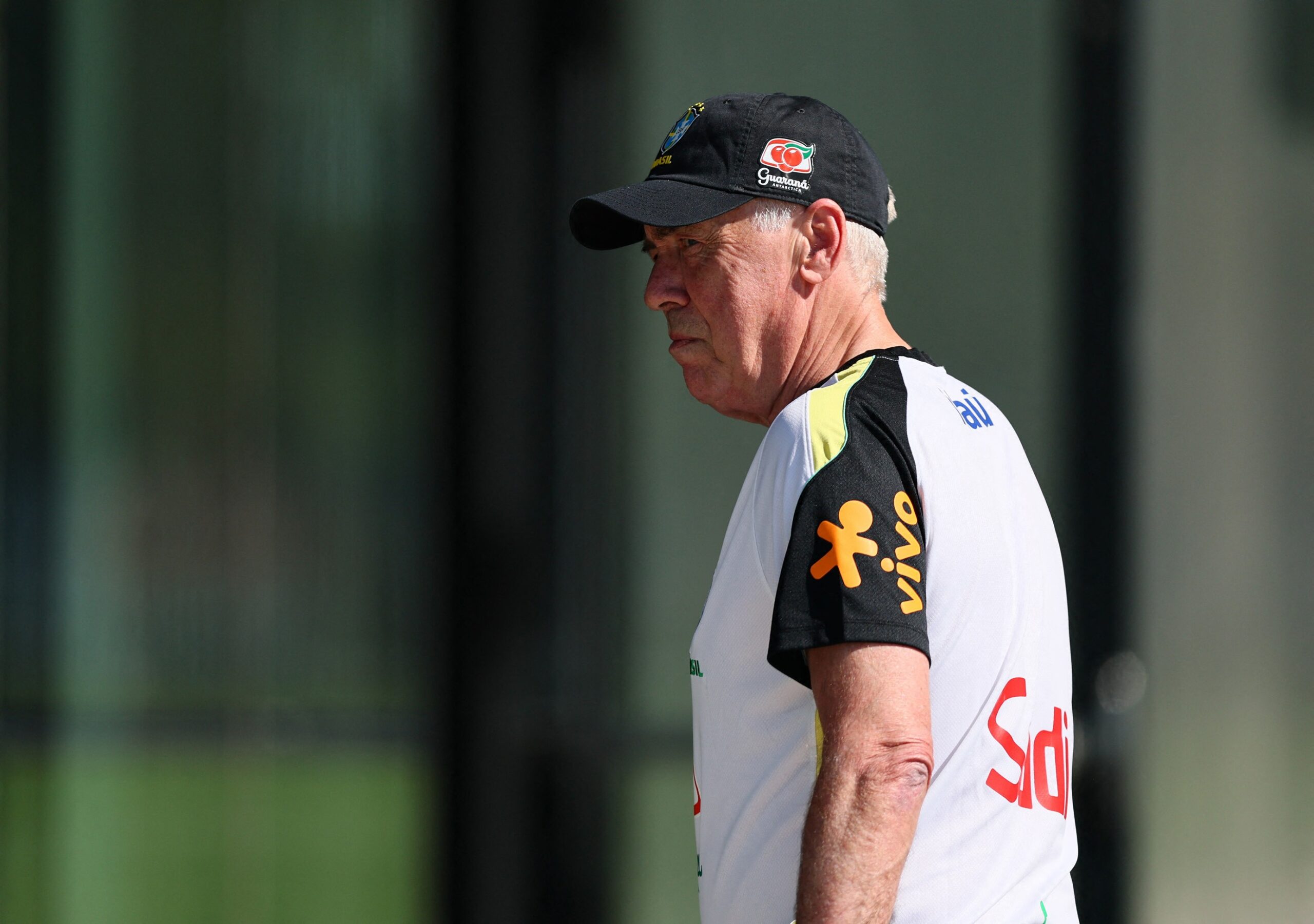 Ancelotti nunca repetiu uma escalação em um ano de comando na Seleção; veja os times
