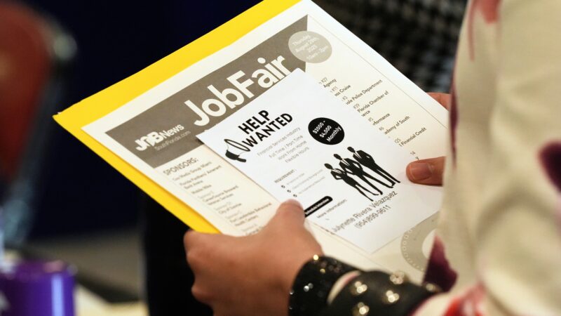 EUA criam 172 mil vagas de trabalho em maio; previsão era de 85 mil
