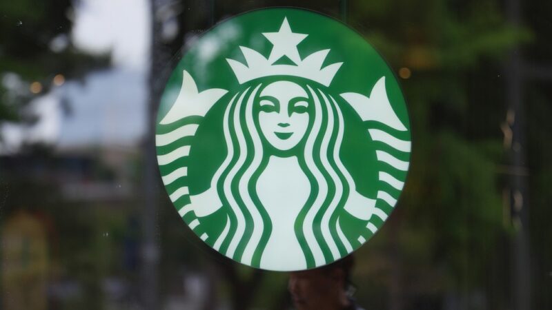 Após campanha associada a massacre, Starbucks demite CEO na Coreia do Sul e dá aulas de história a funcionários