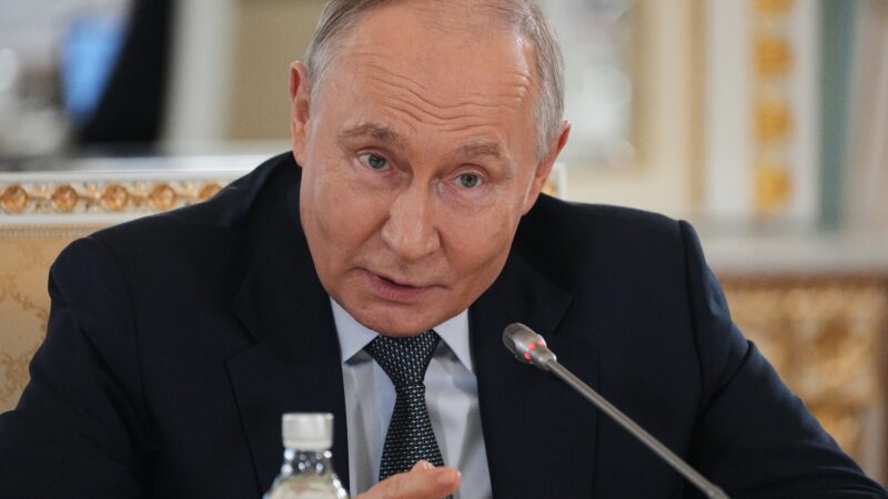 ‘Não vejo motivos para me encontrar com Zelensky’, diz Putin