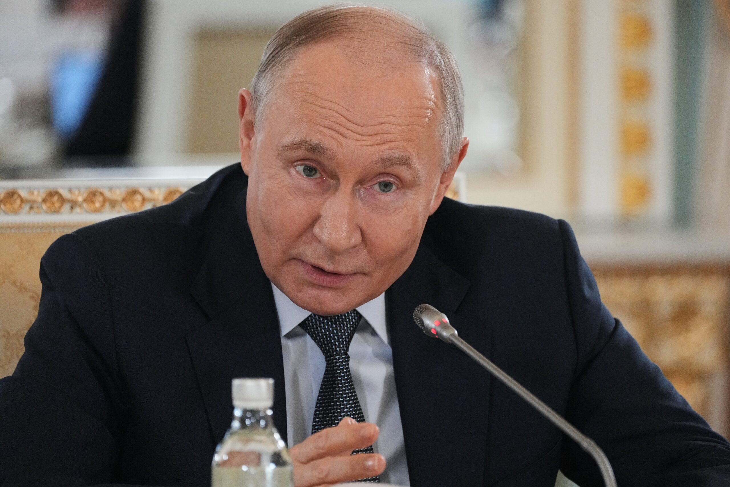 ‘Não vejo motivos para me encontrar com Zelensky’, diz Putin