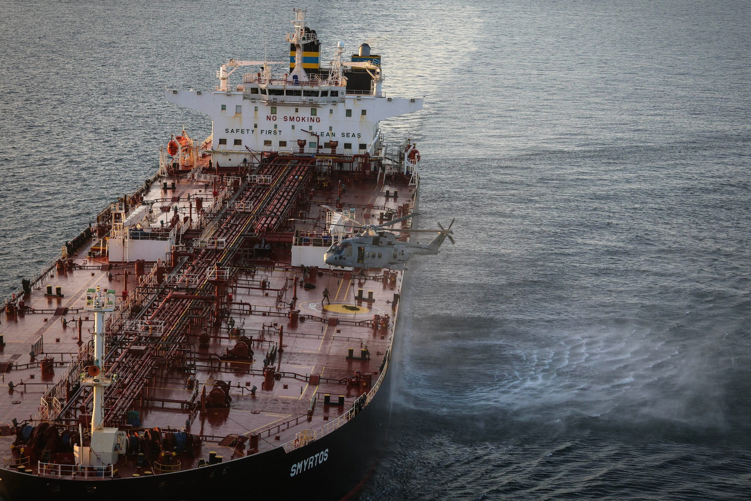 Forças britânicas interceptam petroleiro ligado à ‘frota fantasma’ da Rússia