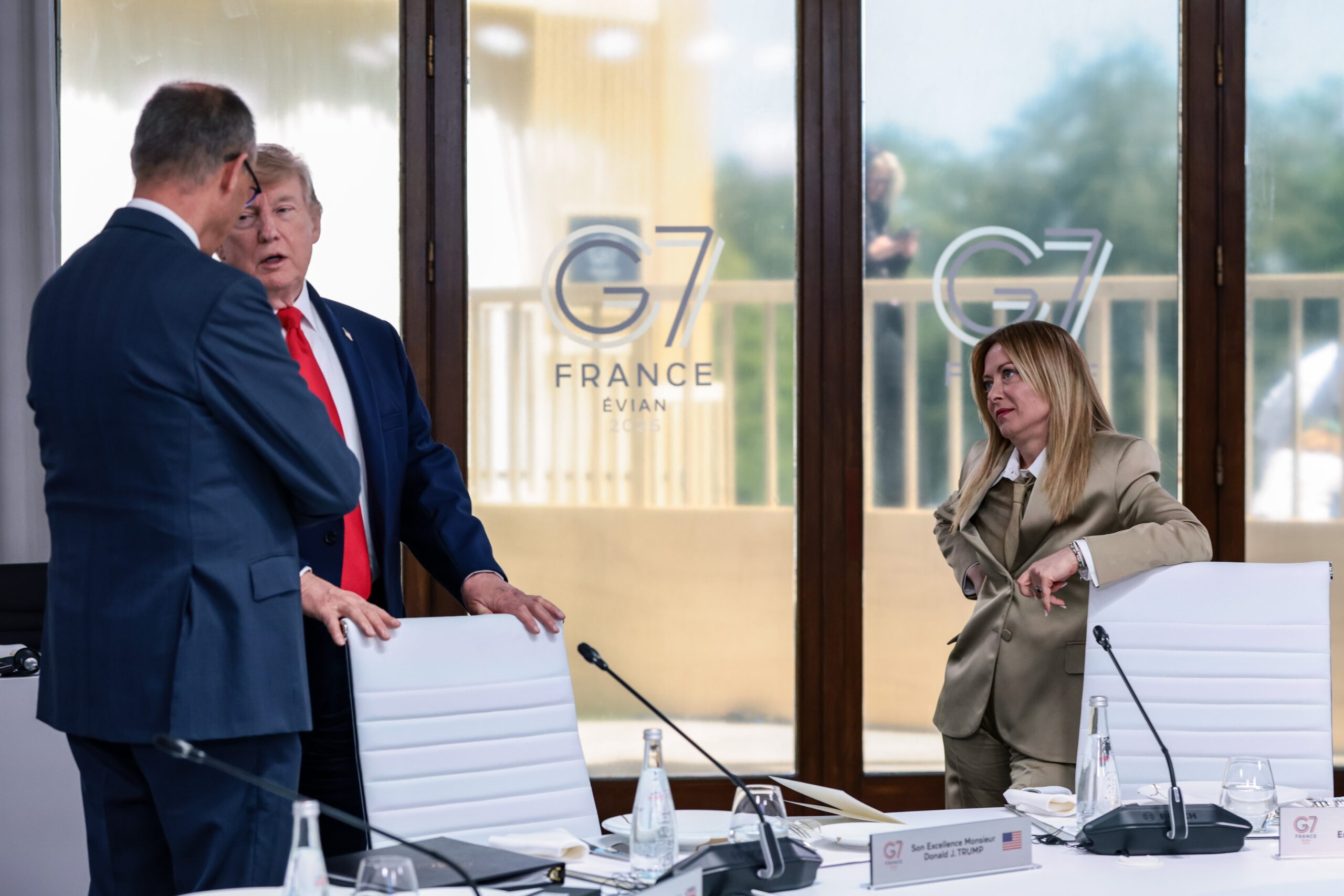 Meloni chama ataques de Trump de ‘sem sentido’ e provoca após ele falar que sua popularidade está baixa: ‘Se concentre na sua’