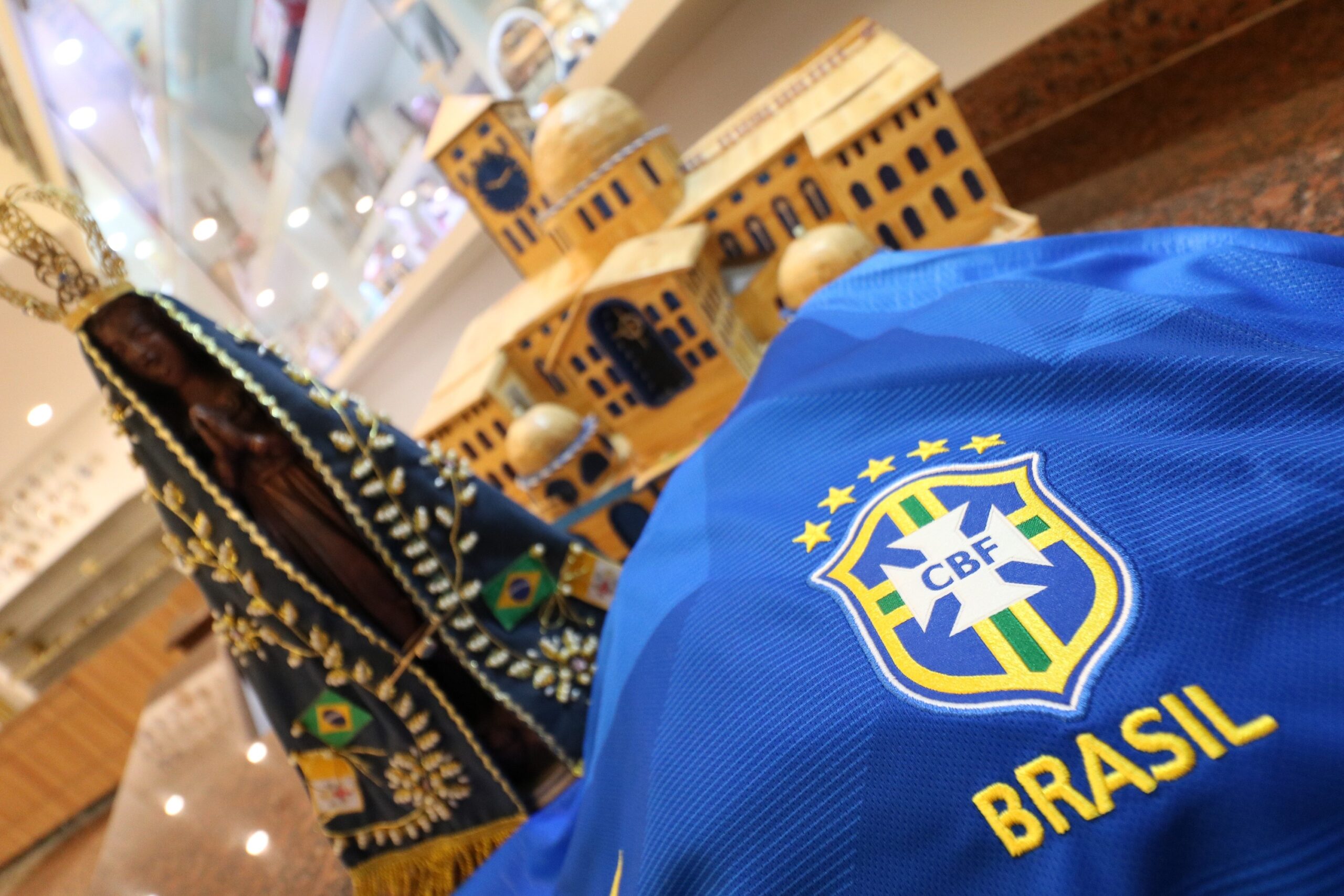 O que ajudou a formar a Seleção? JN explora a fé do futebol brasileiro