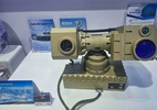China apresenta armas laser portáteis que derrubam drones em até 4 segundos