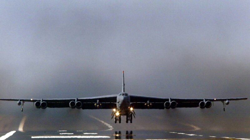 B-52: como é o bombardeiro que caiu e matou 8 tripulantes na Califórnia