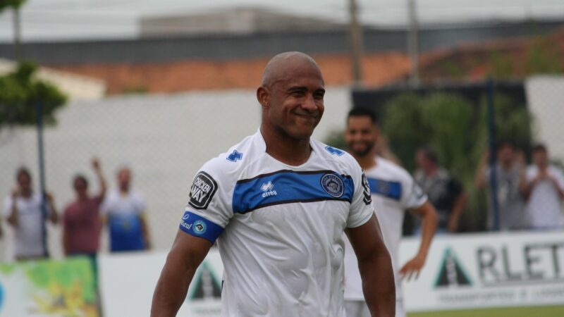 Brasão, ex-atacante do Tubarão e Inter de Lages, morre aos 44 anos