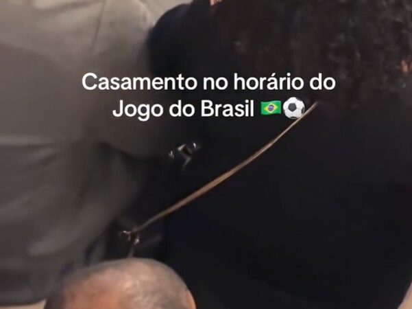 Noivos se divertem com vídeo viral de convidados vendo jogo do Brasil no casamento: “Nem ligamos”