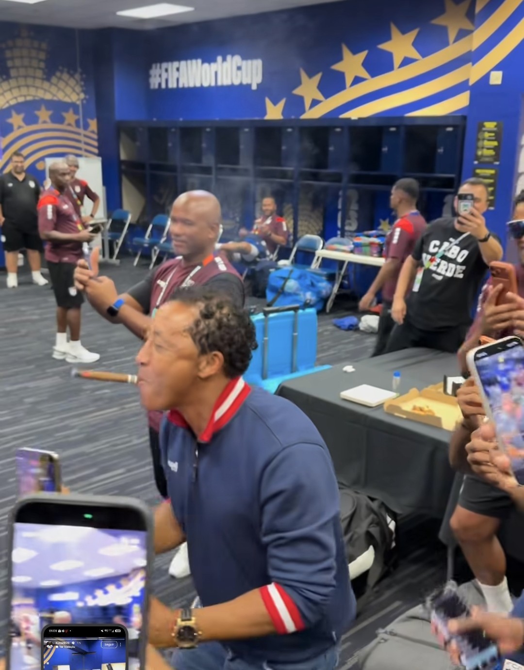 Cabo Verde comemora vaga à segunda fase da Copa do Mundo com dança e charuto no vestiário