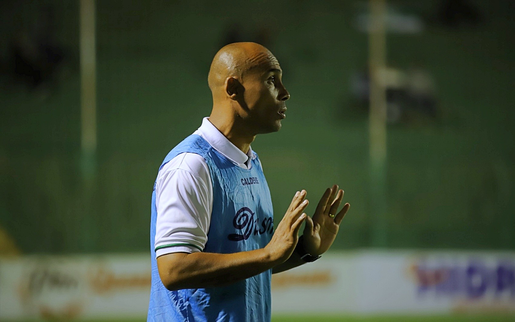 Caldense anuncia saída do técnico Wellington Simião e de integrantes da comissão técnica