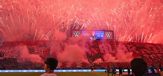 Foguetório e festa da torcida do Paraguai viralizam nas redes; veja reações