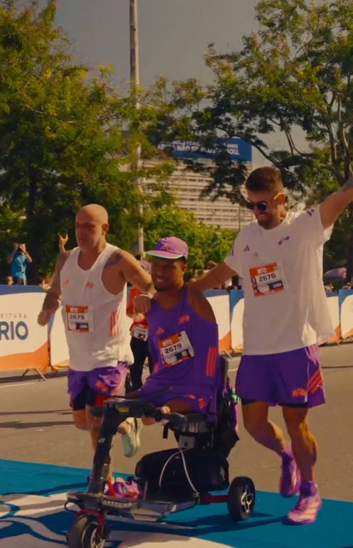 Gabrielzinho completa Maratona do Rio e celebra desafio: “Espero que seja a primeira de muitas”