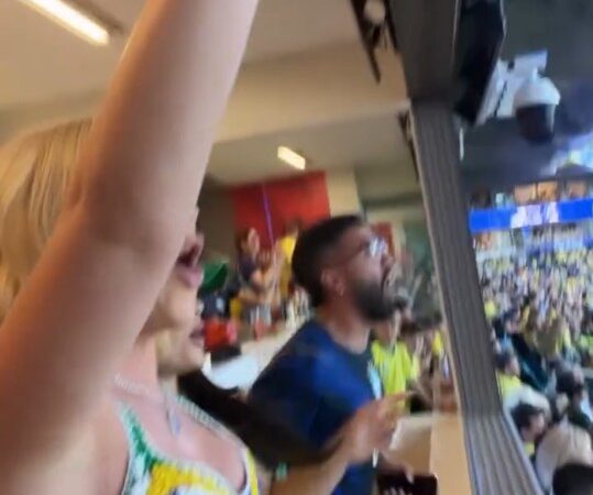 Virginia vibra com gol de Vini Jr. em Brasil x Escócia; veja vídeo