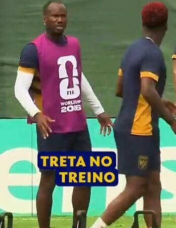 Crise no Panamá! Jogadores trocam empurrões em treino e são separados por companheiros; veja