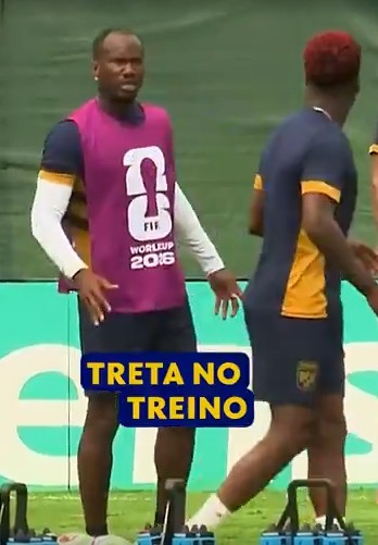 Crise no Panamá! Jogadores trocam empurrões em treino e são separados por companheiros; veja