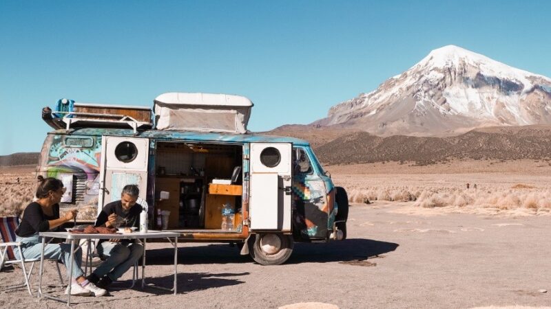 O casal argentino que viajou 80 mil quilômetros de Kombi para ver Messi