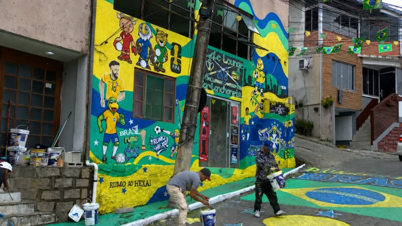 Brasileiros se mobilizam e pintam ruas em verde e amarelo em todo o país; veja fotos