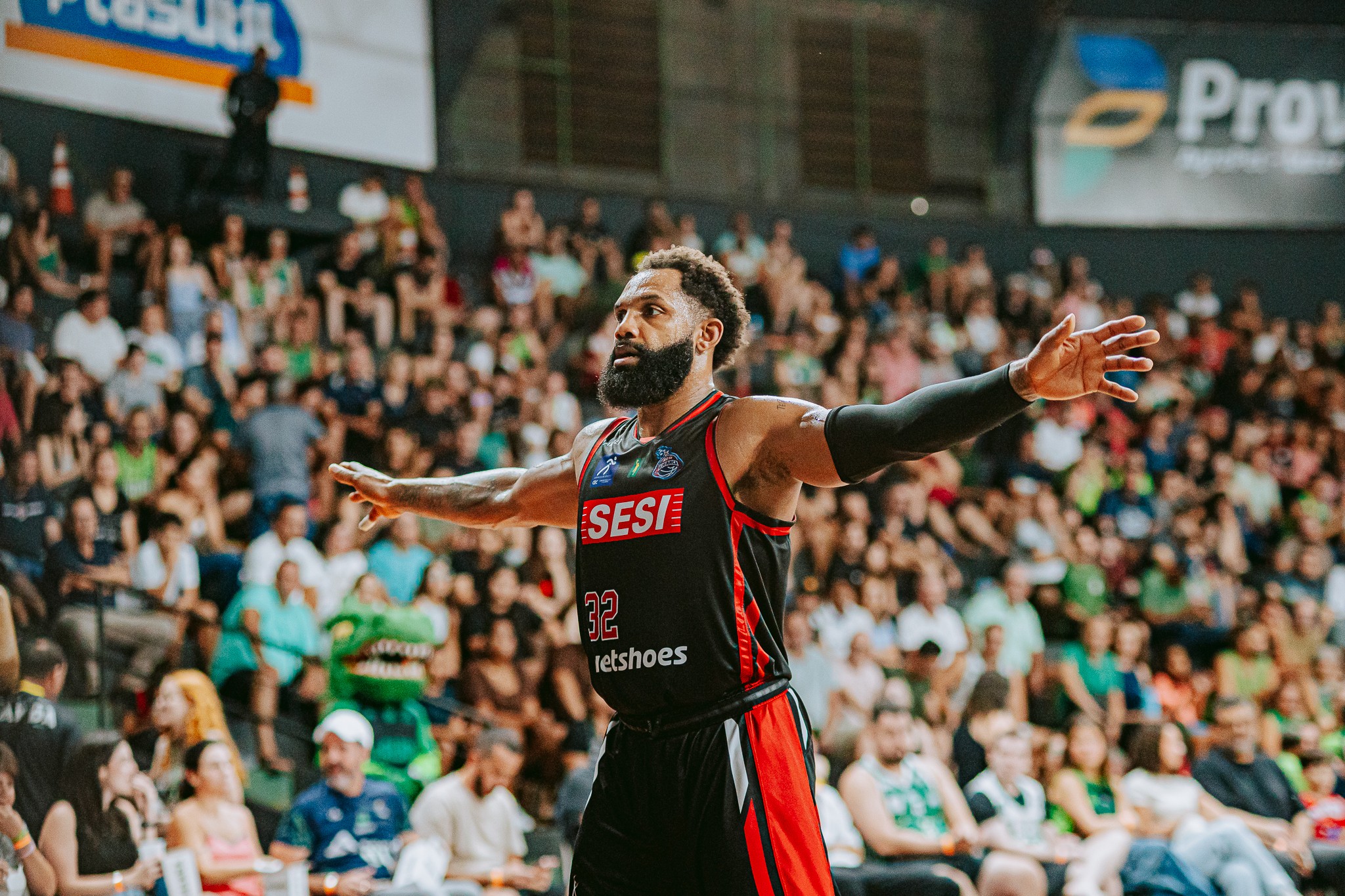 Com contrato renovado aos 43 anos, David Jackson vai para 8ª temporada no Franca