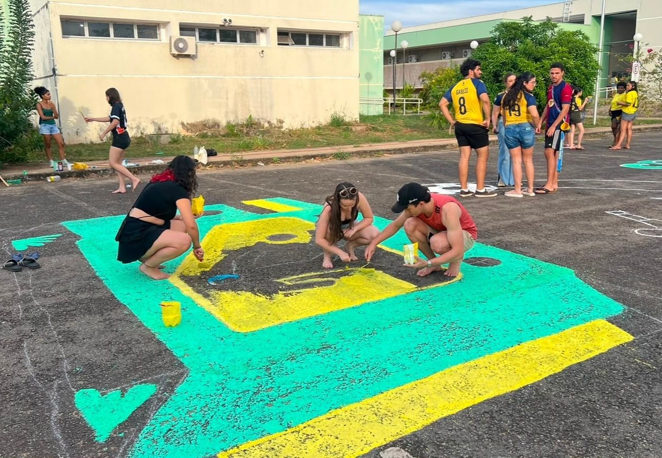 Em clima de Copa do Mundo, ruas de Palmas ganham as cores do Brasil